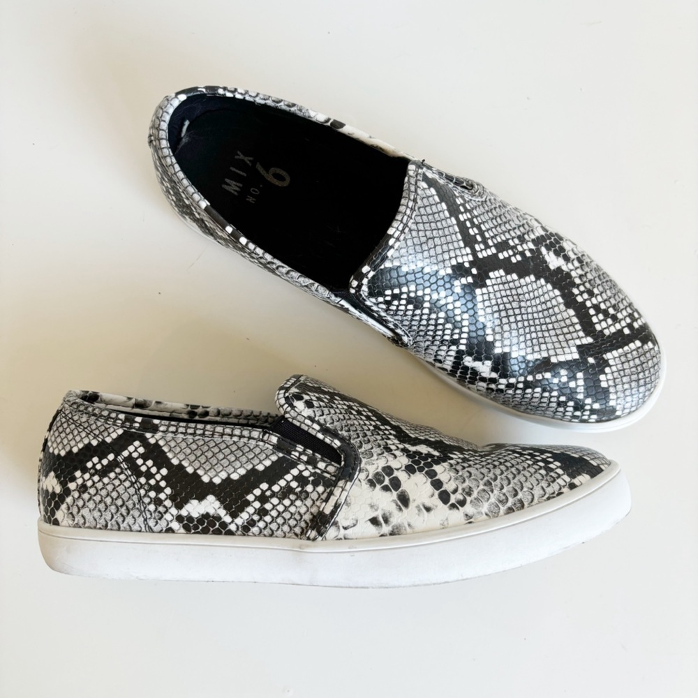 Mix No. 6 Fraycia Slip On Sneakers Reptile Print Black White Faux Leather 8.5